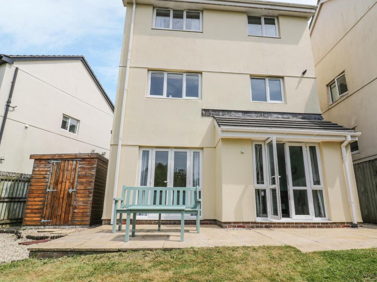 12 Kel Avon Villa Truro Exterior photo